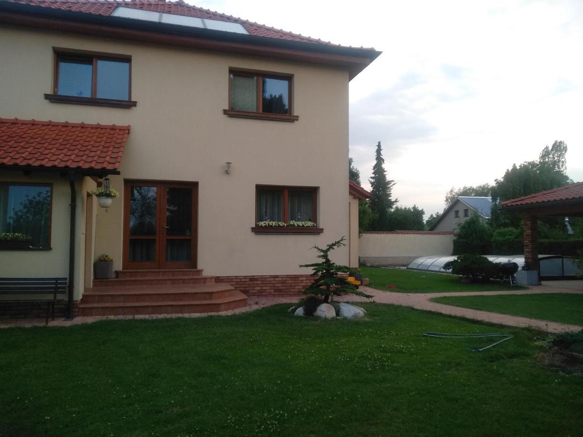 Domo Apartment Středokluky المظهر الخارجي الصورة